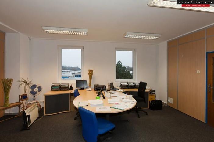 Pronájem skladu, Kolín, 2000 m2