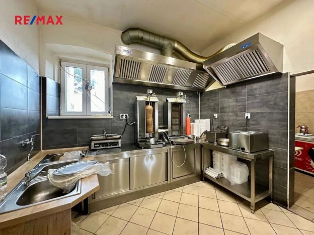 Prodej činžovního domu, Hlinsko, Poděbradovo náměstí, 333 m2