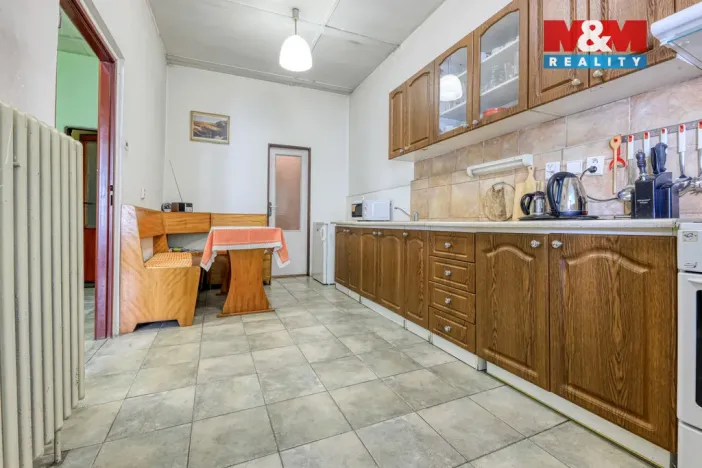 Prodej výrobních prostor, Černošín, 1100 m2