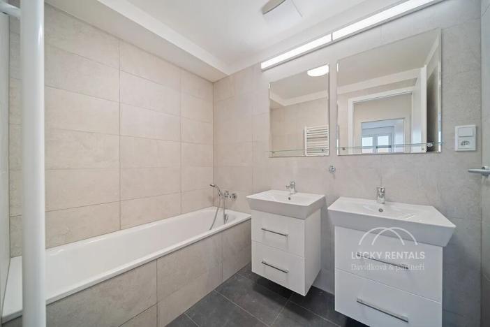 Pronájem bytu 1+kk, Praha - Chodov, Líbalova, 29 m2