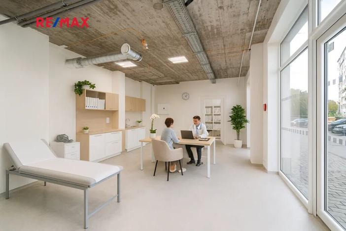Pronájem ordinace, Milovice, Spojovací, 64 m2
