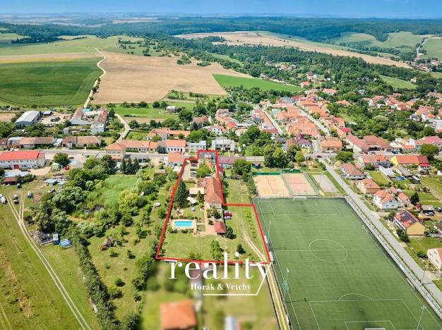 Prodej ubytování, Jevišovice, 1530 m2