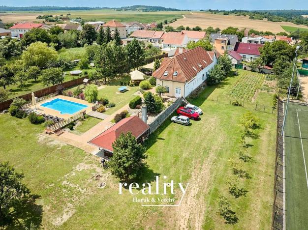 Prodej ubytování, Jevišovice, 1530 m2