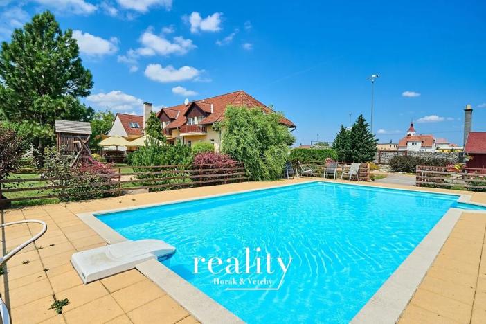 Prodej ubytování, Jevišovice, 1530 m2