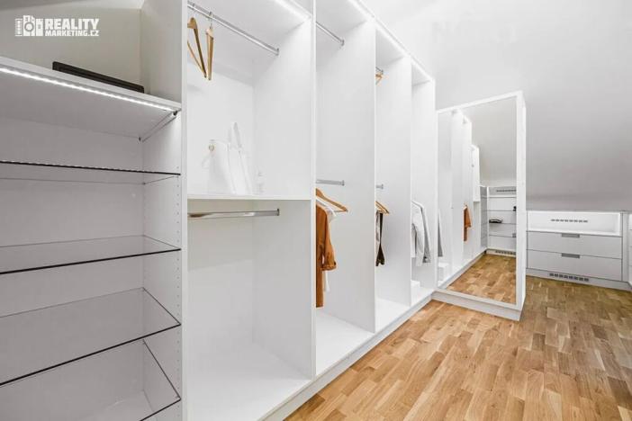 Prodej rodinného domu, Moravany, V Jámách, 382 m2