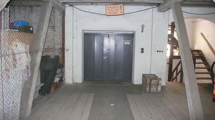 Pronájem skladu, Praha - Sedlec, Kamýcká, 89 m2