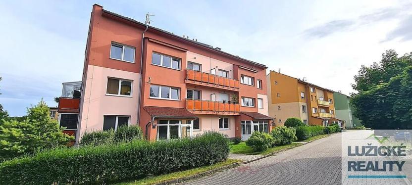 Prodej bytu 2+kk, Praha - Horní Počernice, V javorech, 42 m2