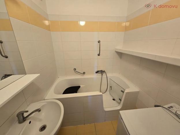 Prodej bytu 3+1, Olomouc, Zikova, 68 m2