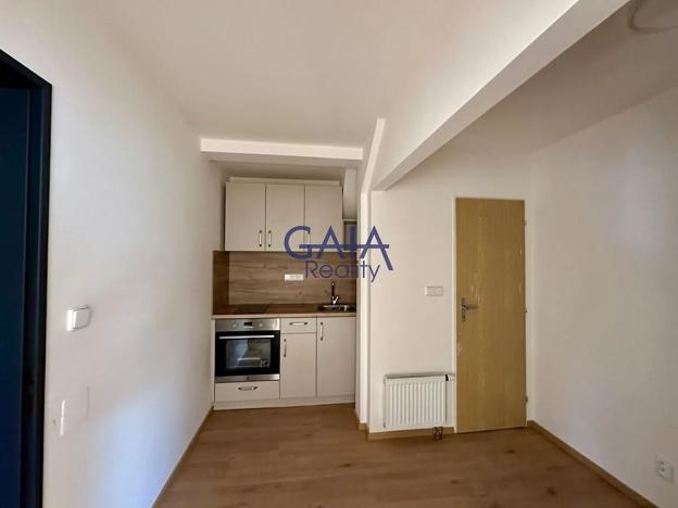 Pronájem bytu 2+1, Kyjov, třída Komenského, 58 m2