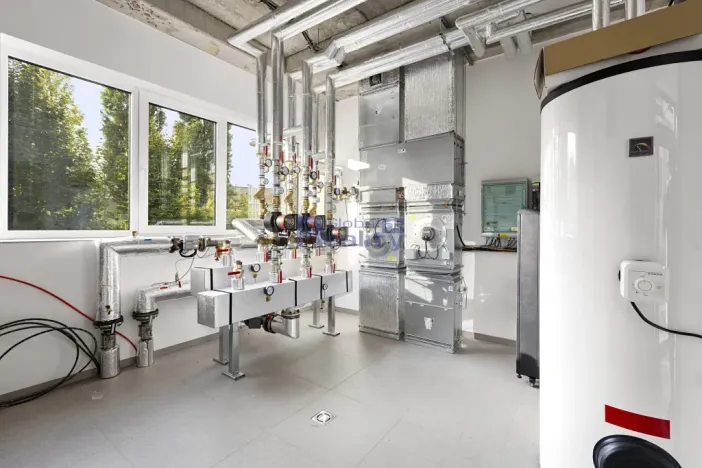 Pronájem skladu, Hradec Králové, Jana Krušinky, 1613 m2