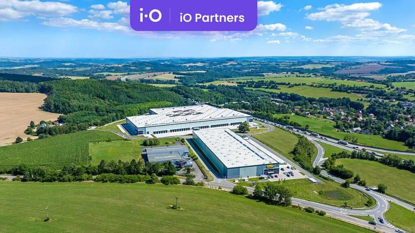 Pronájem skladu, Ostředek, 5672 m2