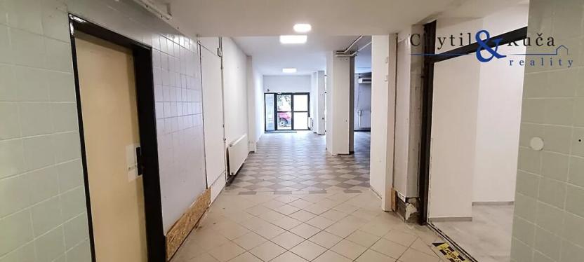 Pronájem obchodního prostoru, Přerov, nám. Svobody, 105 m2