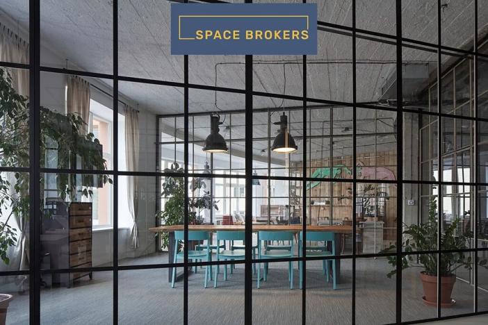 Pronájem kanceláře, Praha, Křižíkova, 550 m2