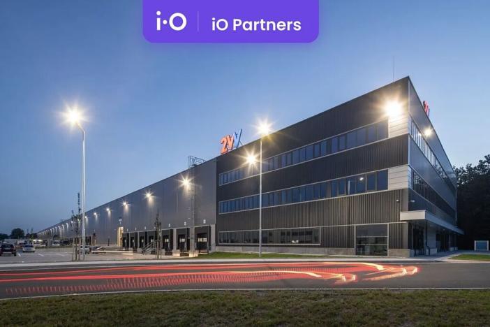 Pronájem skladu, Pardubice, Nádražní, 7823 m2