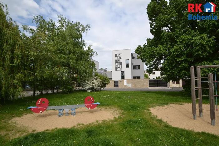 Prodej bytu 3+kk, Praha - Lhotka, Slepá I, 74 m2