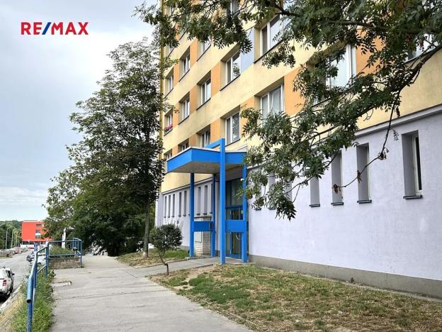 Prodej bytu 1+kk, Praha - Háje, Hlavatého, 27 m2