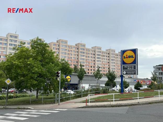 Prodej bytu 1+kk, Praha - Háje, Hlavatého, 27 m2