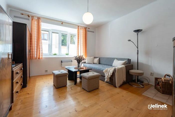 Prodej rodinného domu, Jimramov, náměstí Jana Karafiáta, 105 m2