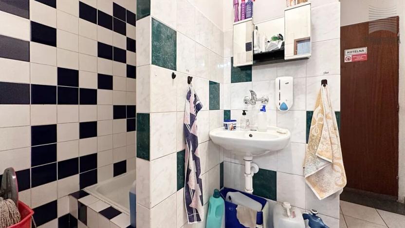 Pronájem kanceláře, Rousínov, Slavkovská, 280 m2