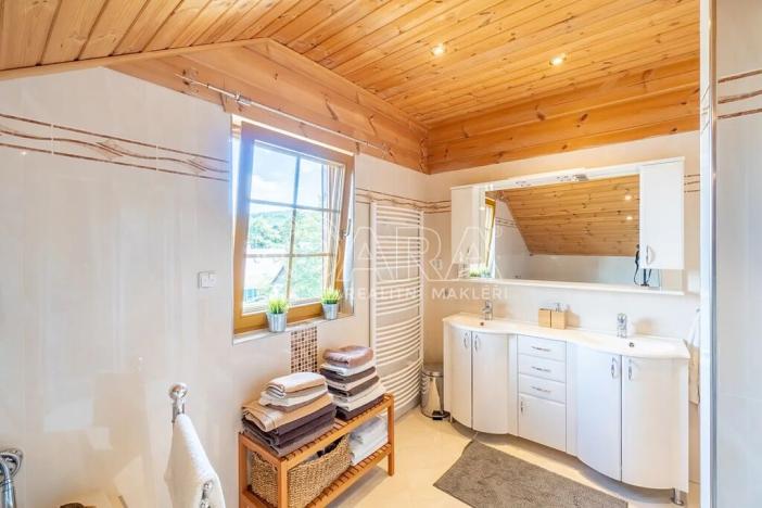 Prodej ubytování, Loučná pod Klínovcem, 195 m2