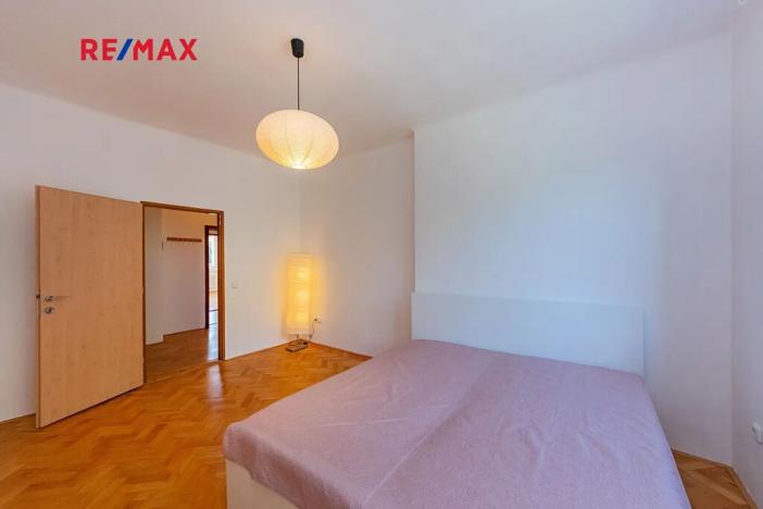 Pronájem bytu 2+1, Praha - Střešovice, Na Petynce, 63 m2