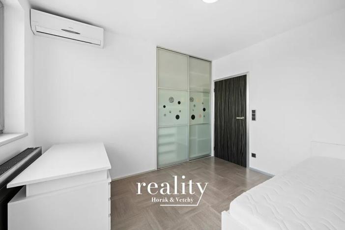 Prodej bytu 4+kk, Znojmo, Aninská, 100 m2