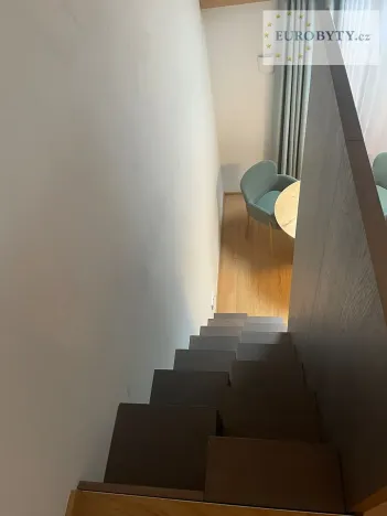 Pronájem bytu 1+kk, Praha - Vršovice, Bartoškova, 40 m2