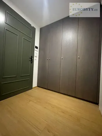 Pronájem bytu 1+kk, Praha - Vršovice, Bartoškova, 40 m2