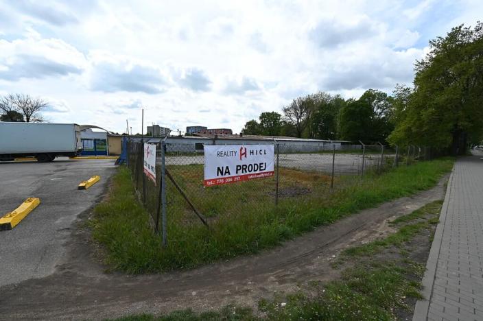 Prodej komerčního pozemku, Břeclav, třída 1. máje, 3300 m2