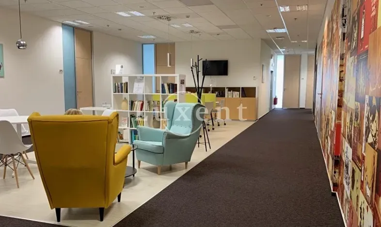 Pronájem kanceláře, Praha, Na strži, 268 m2