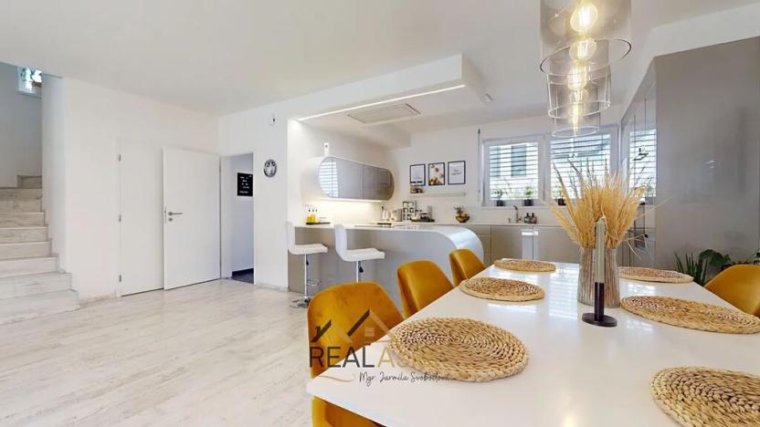 Prodej rodinného domu, Holasice, Čtvrtě, 139 m2