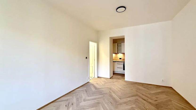 Prodej bytu 2+kk, Praha - Vršovice, Oblouková, 58 m2