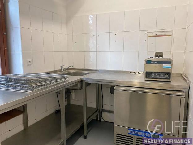 Prodej obchodního prostoru, Vrchlabí, Českých bratří, 1200 m2