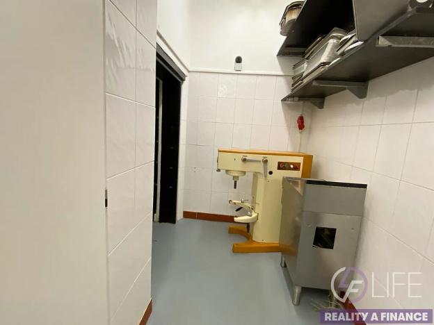 Prodej obchodního prostoru, Vrchlabí, Českých bratří, 1200 m2