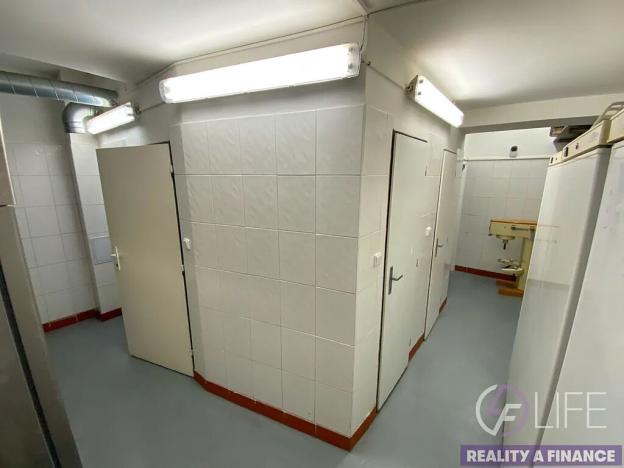 Prodej obchodního prostoru, Vrchlabí, Českých bratří, 1200 m2