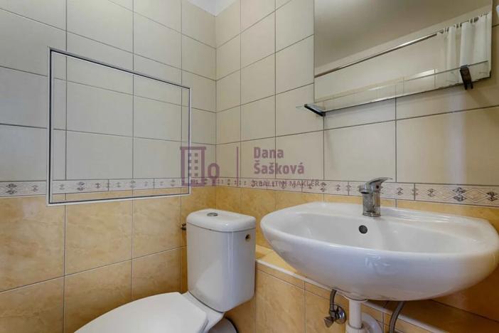 Pronájem bytu 2+kk, Jindřichův Hradec, sídliště Vajgar, 45 m2