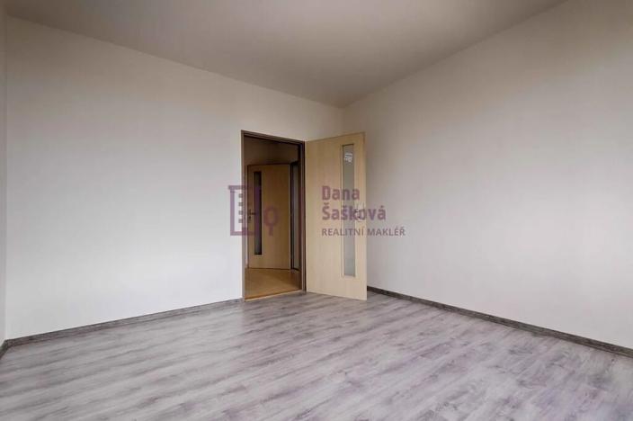 Pronájem bytu 2+kk, Jindřichův Hradec, sídliště Vajgar, 45 m2