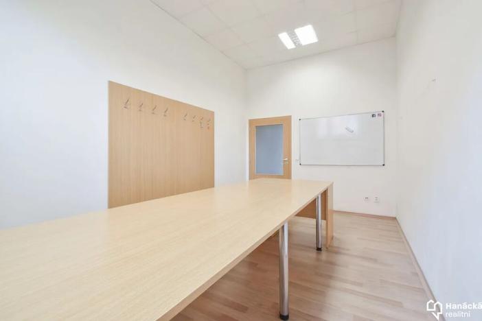 Prodej komerční nemovitosti, Olomouc, Družební, 102 m2