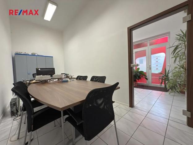 Pronájem obchodního prostoru, Blatná, Nad Lomnicí, 110 m2