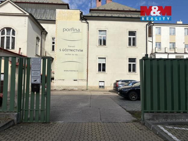 Pronájem kanceláře, Pardubice - Zelené Předměstí, U Divadla, 125 m2