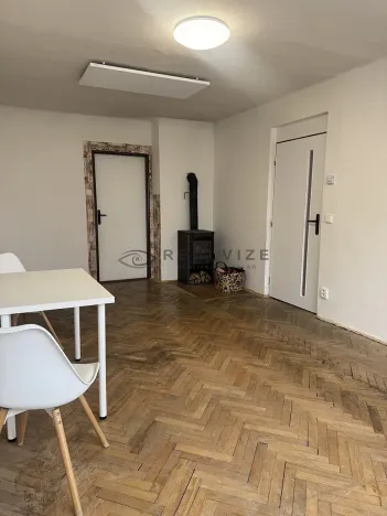 Pronájem bytu 2+1, České Velenice, Riegrova, 53 m2