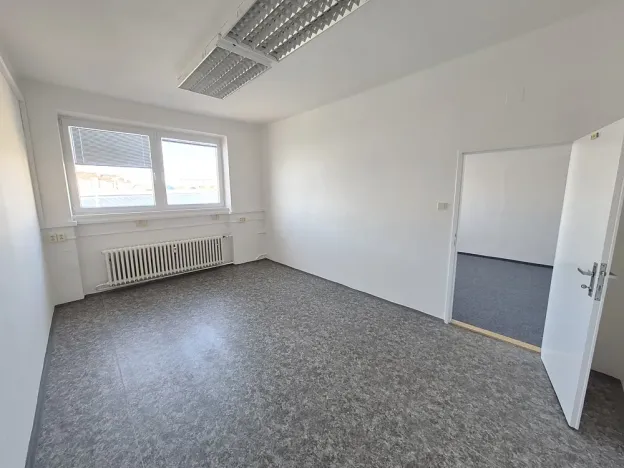 Pronájem kanceláře, Praha - Nusle, V Občanském domově, 38 m2