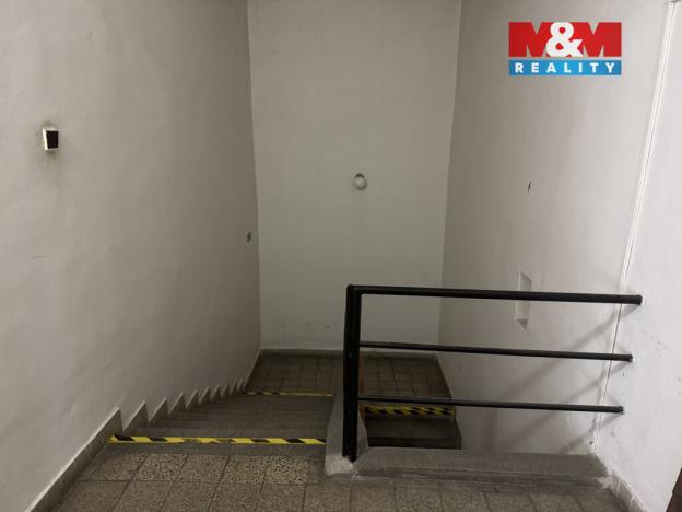 Pronájem obchodního prostoru, Praha - Malešice, Počernická, 1172 m2