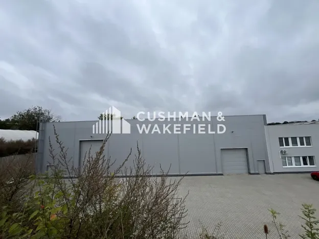 Prodej výrobních prostor, Ondřejov, Družstevní, 2800 m2