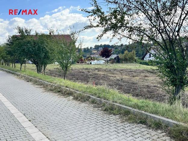 Prodej pozemku pro bydlení, Petráveč, 954 m2