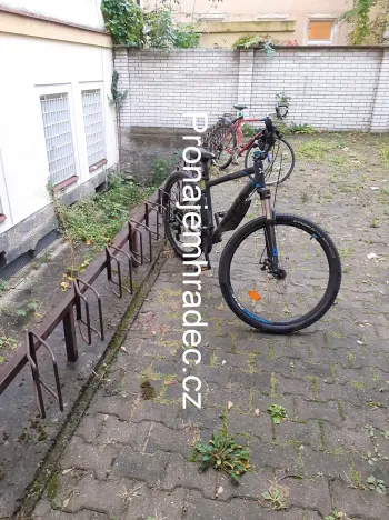 Pronájem kanceláře, Hradec Králové, Československé armády, 24 m2
