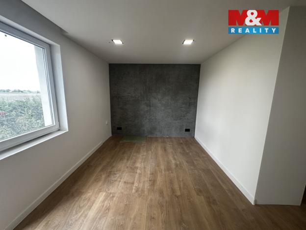 Prodej bytu 3+kk, Dvory, 95 m2