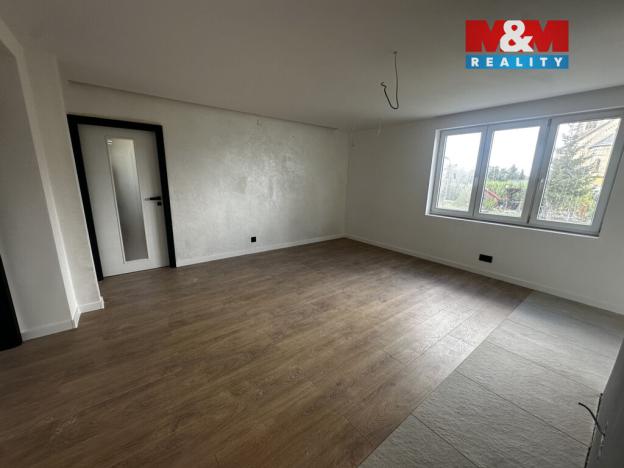 Prodej bytu 3+kk, Dvory, 95 m2