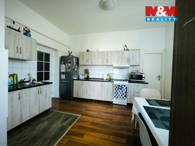 Prodej bytu 1+1, Hostinné, K. Čapka, 36 m2