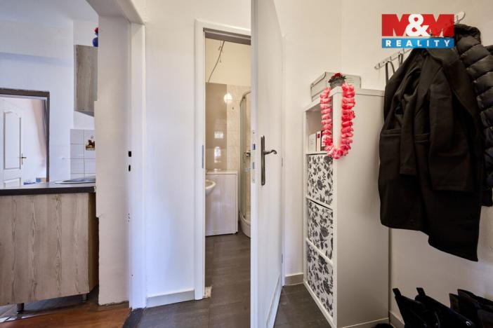 Prodej bytu 1+1, Hostinné, K. Čapka, 36 m2